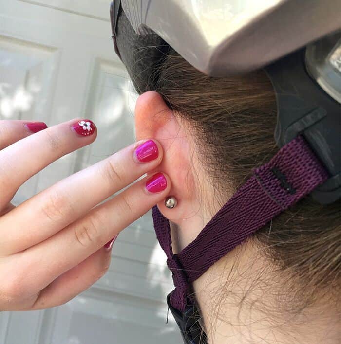 ComfyEarrings: comfortable earrings with flat back